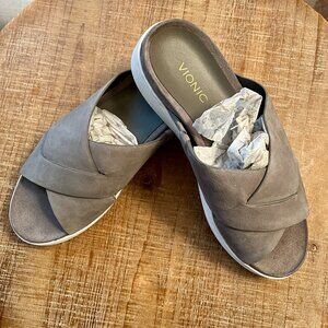 Vionic Splendid Lou Women's Slide Sandals in Dove Grey Nubuck Leather